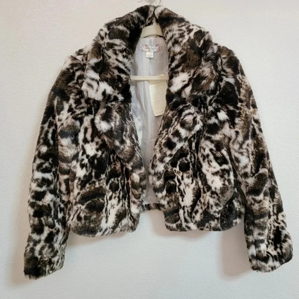 NWT Band of the Free No Closure Faux Fur Ivory and Black Animal Print Coat
